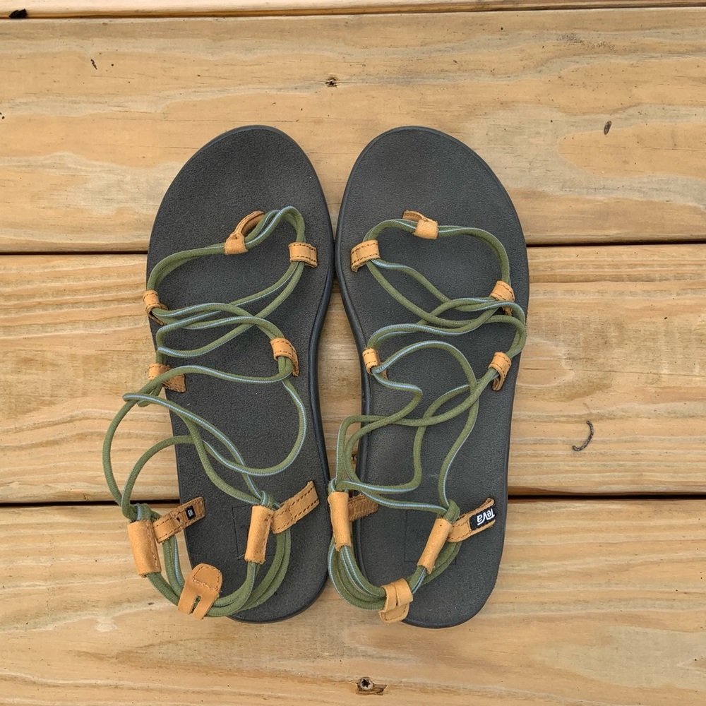 Teva sandals size 8